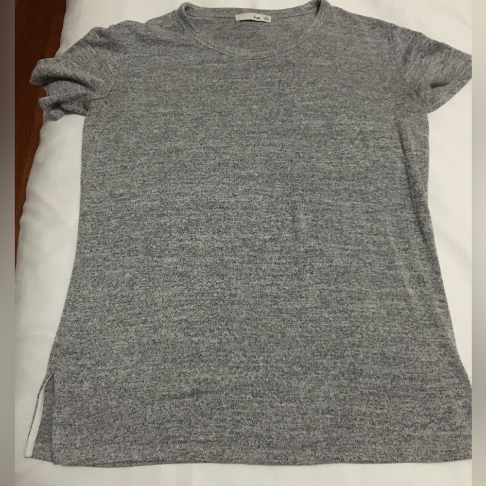 Aritzia Wilfred Free Gray T-shirt
